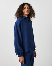 Load image into Gallery viewer, Minimum Women&#39;s Mias Shirt in Medieval Blue
