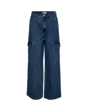 Load image into Gallery viewer, Minimum Women's Astas Straight Jean in Indigo Blue