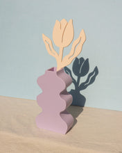 Load image into Gallery viewer, Other Shapes Wiggle Vase