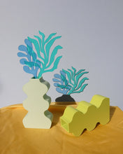 Load image into Gallery viewer, Other Shapes Wiggle Vase