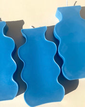Load image into Gallery viewer, Scandles Wavy Vase Candle