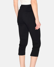 Load image into Gallery viewer, Minimum Women's Sophia Capri Pant in Black