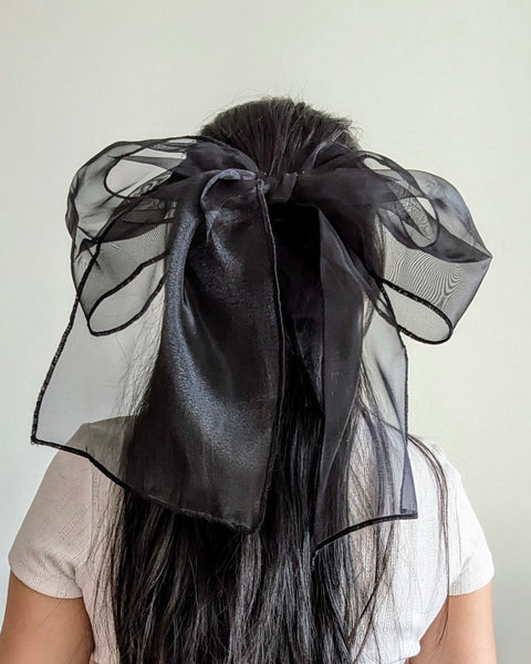 Janzy Bow Hair Clip