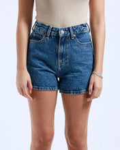 Load image into Gallery viewer, Dr. Denim Women's Nora Shorts in Stream Mid Retro