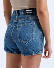 Load image into Gallery viewer, Dr. Denim Women's Nora Shorts in Stream Mid Retro