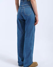 Load image into Gallery viewer, Dr. Denim Women's Moxy Jean in Vale Mid Plain