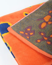 Load image into Gallery viewer, Sounds Silly Flowers Towel
