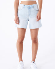 Load image into Gallery viewer, Dr. Denim Women&#39;s Rose Shorts in Canyon Pale Worn
