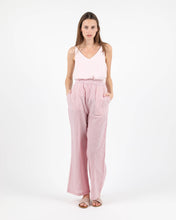 Load image into Gallery viewer, Wemoto Women's Freida Seersucker Easy Pants in Red