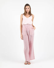 Load image into Gallery viewer, Wemoto Women's Freida Seersucker Easy Pants in Red