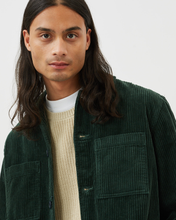 Load image into Gallery viewer, Minimum Men's Kemp Overshirt in Pine Grove close up on model