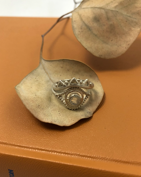 Hunt of Hounds Nyx Ring in Silver