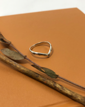 Load image into Gallery viewer, Hunt of Hounds Venus Ring in Silver