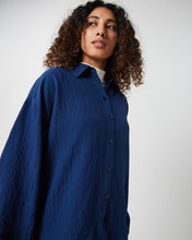 Load image into Gallery viewer, Minimum Women&#39;s Mias Shirt in Medieval Blue
