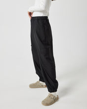Load image into Gallery viewer, Minimum Women&#39;s Kates Pant in Black
