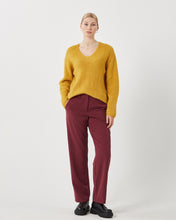 Load image into Gallery viewer, Minimum Women&#39;s Unoa Sweater in Honey
