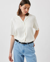 Load image into Gallery viewer, Minimum Women&#39;s Ailas Blouse in Coco Milk
