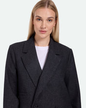 Load image into Gallery viewer, Minimum Women&#39;s Delphines Coat in Grey Melange
