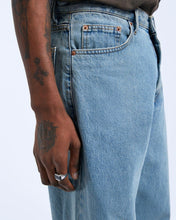 Load image into Gallery viewer, Dr. Denim Men&#39;s Omar Jean in Canyon Lt Worn
