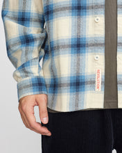 Load image into Gallery viewer, Revolution Men&#39;s Flannel Shirt in Blue
