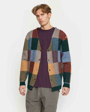 Load image into Gallery viewer, Revolution Men&#39;s Loose Cardigan Sweater in Dark Green
