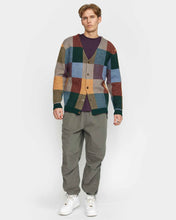 Load image into Gallery viewer, Revolution Men&#39;s Loose Cardigan Sweater in Dark Green
