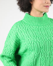 Load image into Gallery viewer, Wemoto Women&#39;s Patsy Sweater in Green
