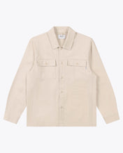 Load image into Gallery viewer, Wemoto Men&#39;s Byrd Twill Overshirt in Natural
