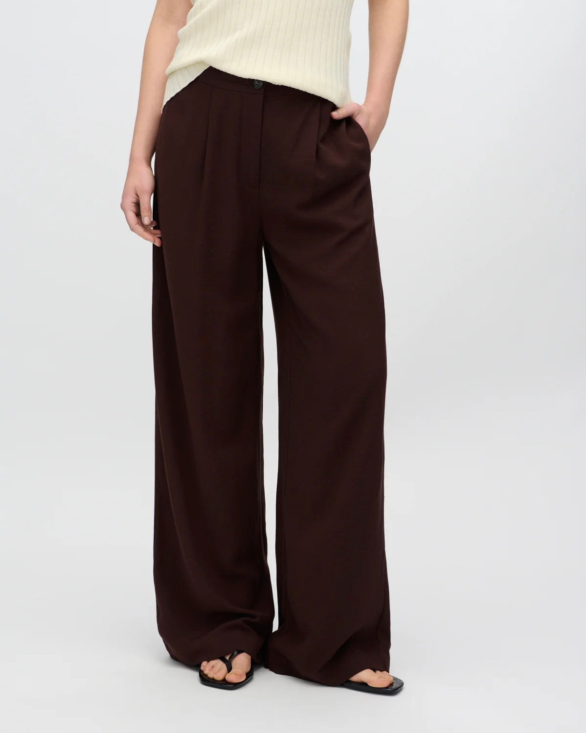 Minimum Women's Smilla Pant in French Roast
