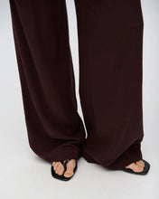 Load image into Gallery viewer, Minimum Women&#39;s Smilla Pant in French Roast
