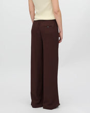 Load image into Gallery viewer, Minimum Women&#39;s Smilla Pant in French Roast
