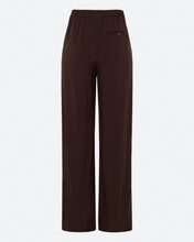Load image into Gallery viewer, Minimum Women&#39;s Smilla Pant in French Roast
