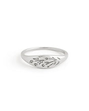 Load image into Gallery viewer, Twenty Compass Flora Ring
