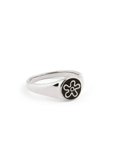 Load image into Gallery viewer, Twenty Compass Nico Ring

