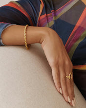 Load image into Gallery viewer, Twenty Compass Romance Bracelet
