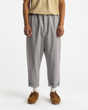 Load image into Gallery viewer, Revolution Men&#39;s Baggy Casual Trouser in Light Grey
