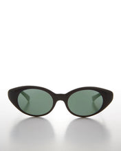 Load image into Gallery viewer, Sunglass Museum 60s Amy Glamorous Vintage Cat Eye Sunglasses
