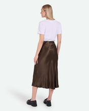 Load image into Gallery viewer, Minimum Women&#39;s Valentinas Midi Skirt in Ivy Green
