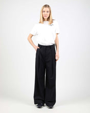 Load image into Gallery viewer, Wemoto Women&#39;s Franny Pleated Wide Pants in Navy
