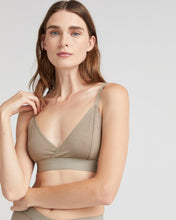 Load image into Gallery viewer, richer poorer bra
