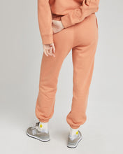 Load image into Gallery viewer, Richer Poorer Women&#39;s Recycled Fleece Sweatpant in Clay
