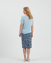Load image into Gallery viewer, Minimum Women&#39;s Heidl T-Shirt in Chambray Blue Back
