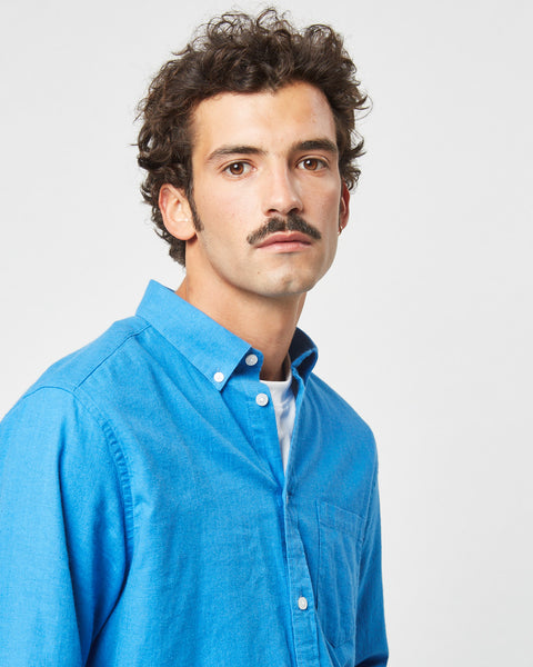 close up of the Minimum Men's Jay Shirt in French Blue on a model