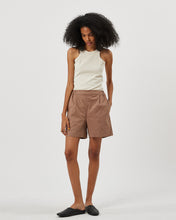 Load image into Gallery viewer, the Minimum Women&#39;s Frankila Shorts in Brownie on a model
