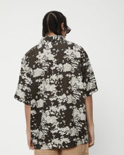 Load image into Gallery viewer, back view of the Afends Men&#39;s Short Sleeve Jungle Shirt in Earth Camo on a model
