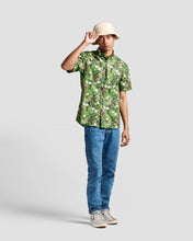 Load image into Gallery viewer, Poplin &amp; Co Men&#39;s Short Sleeve Printed Shirt in Coconut
