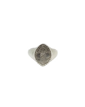 Load image into Gallery viewer, Hunt of Hounds Abundance Signet Ring in Silver
