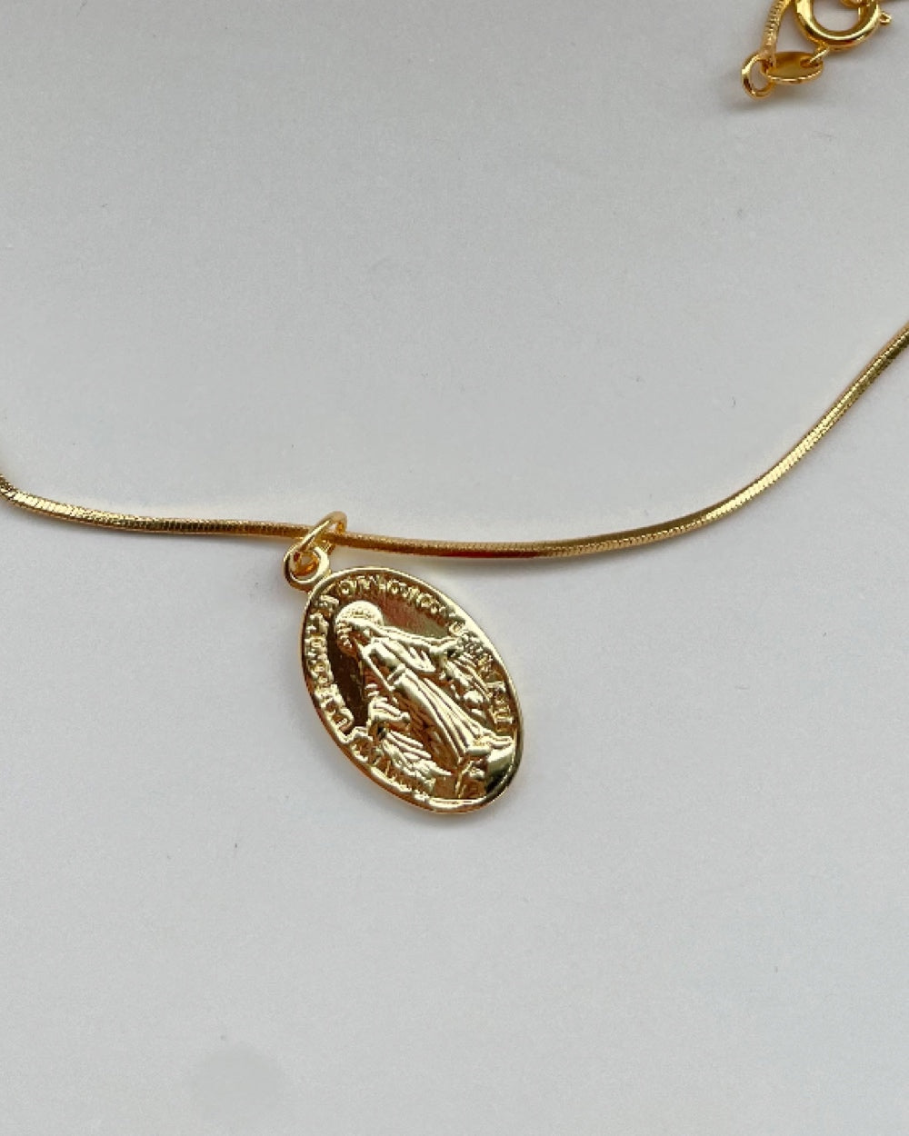 Sunday Project Virgin Mary Pendant in Gold