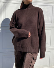 Load image into Gallery viewer, Oval Square Grace Knit in Dark Oak
