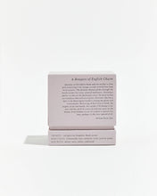 Load image into Gallery viewer, the back of the box of the Boheme Fragrances Notting Hill Candle
